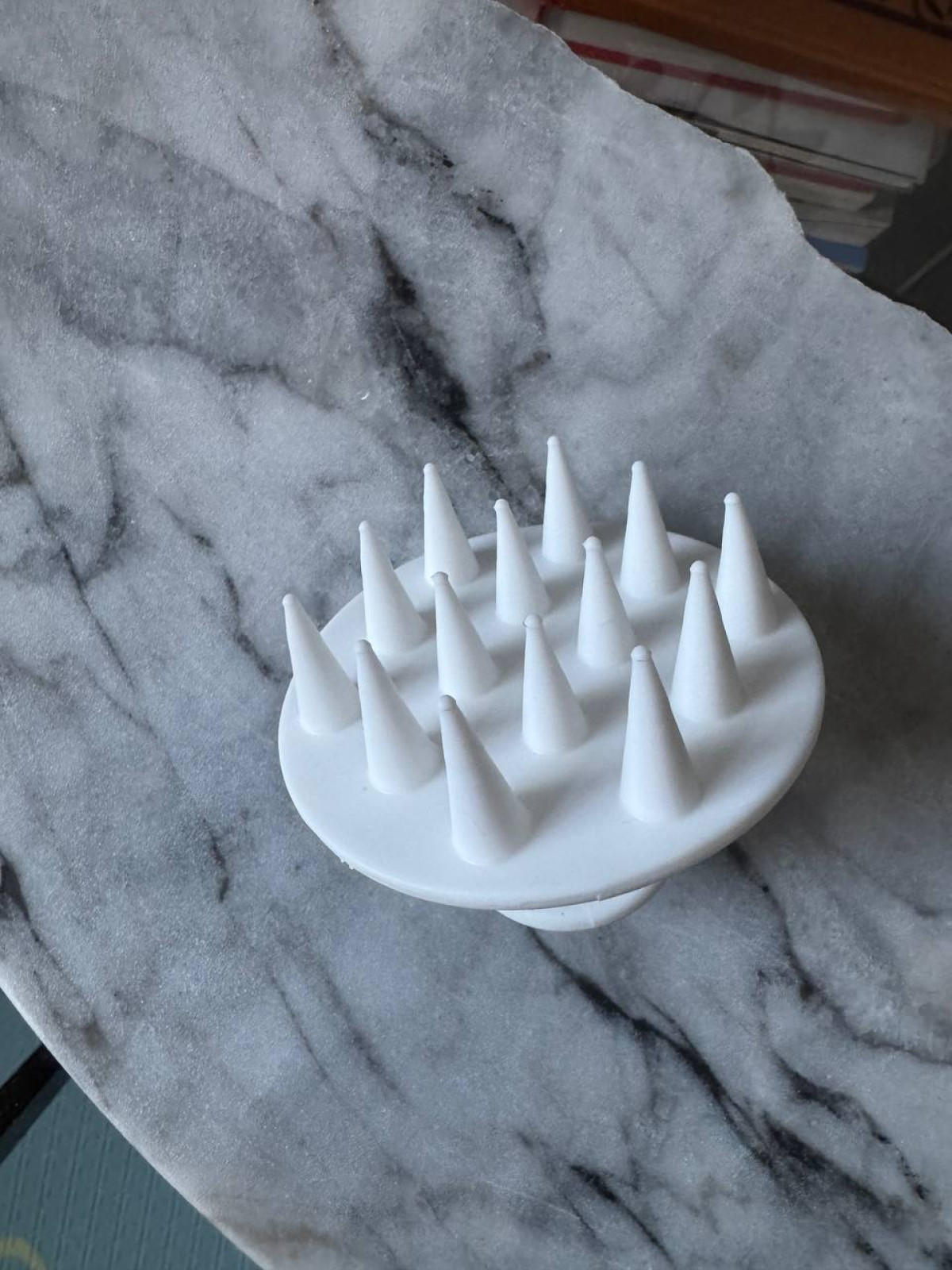 Що наносити на волосся після миття?