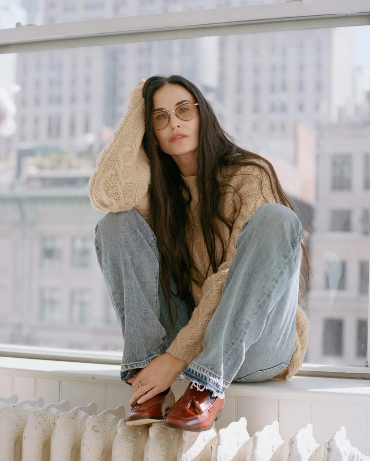 демі мур фото 2025 чому вона так гарно виглядає