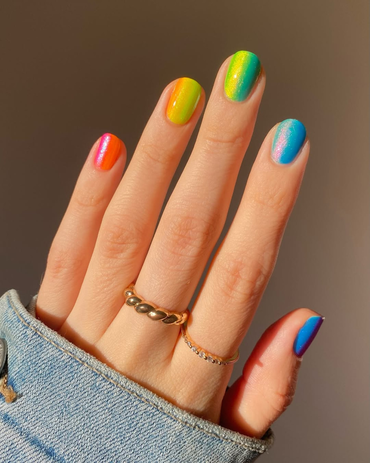 тренди манікюру 2025 осінь фото 7