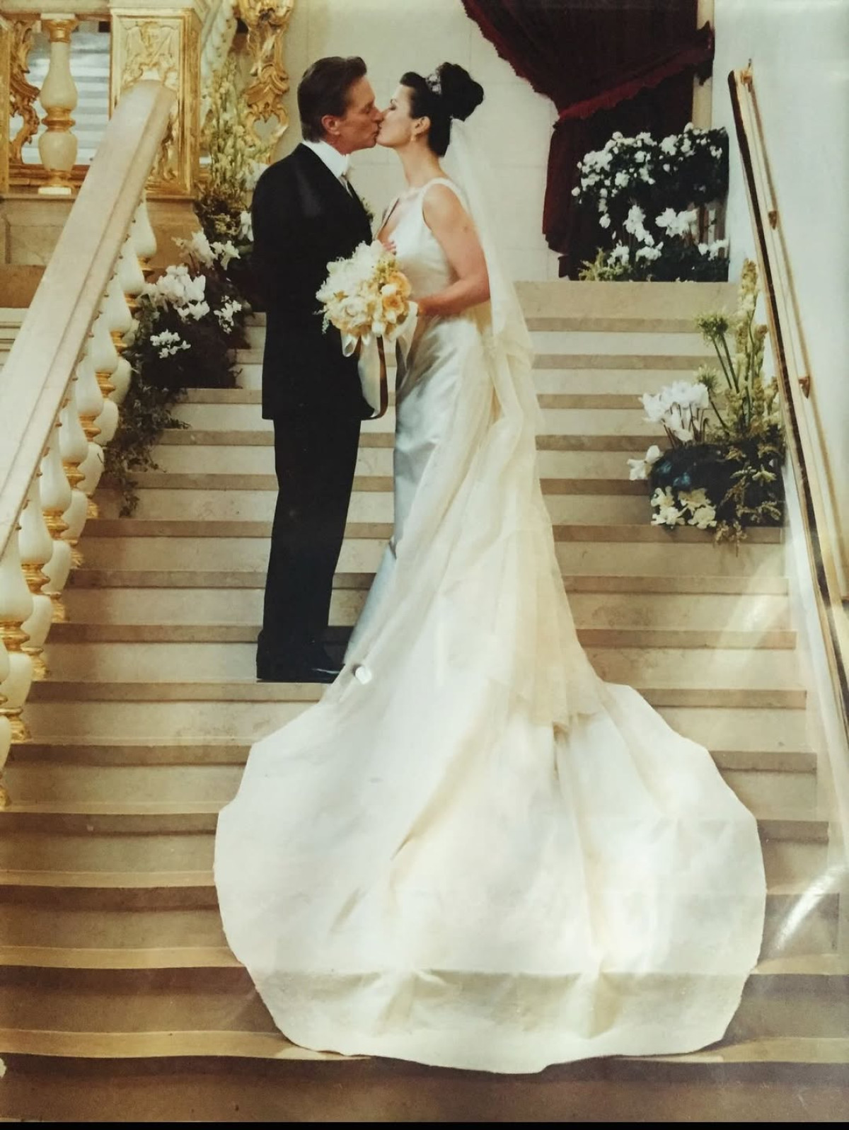 Попри всі чутки про розставання: Кетрін Зета-Джонс і Майкл Дуглас святкують 25-річну шлюбу Попри всі чутки про розставання: Кетрін Зета-Джонс і Майкл Дуглас святкують 25-річну шлюбу