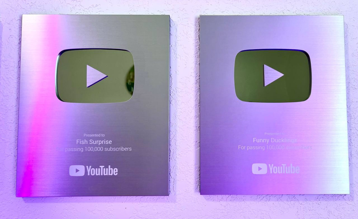 Silver YouTube button
