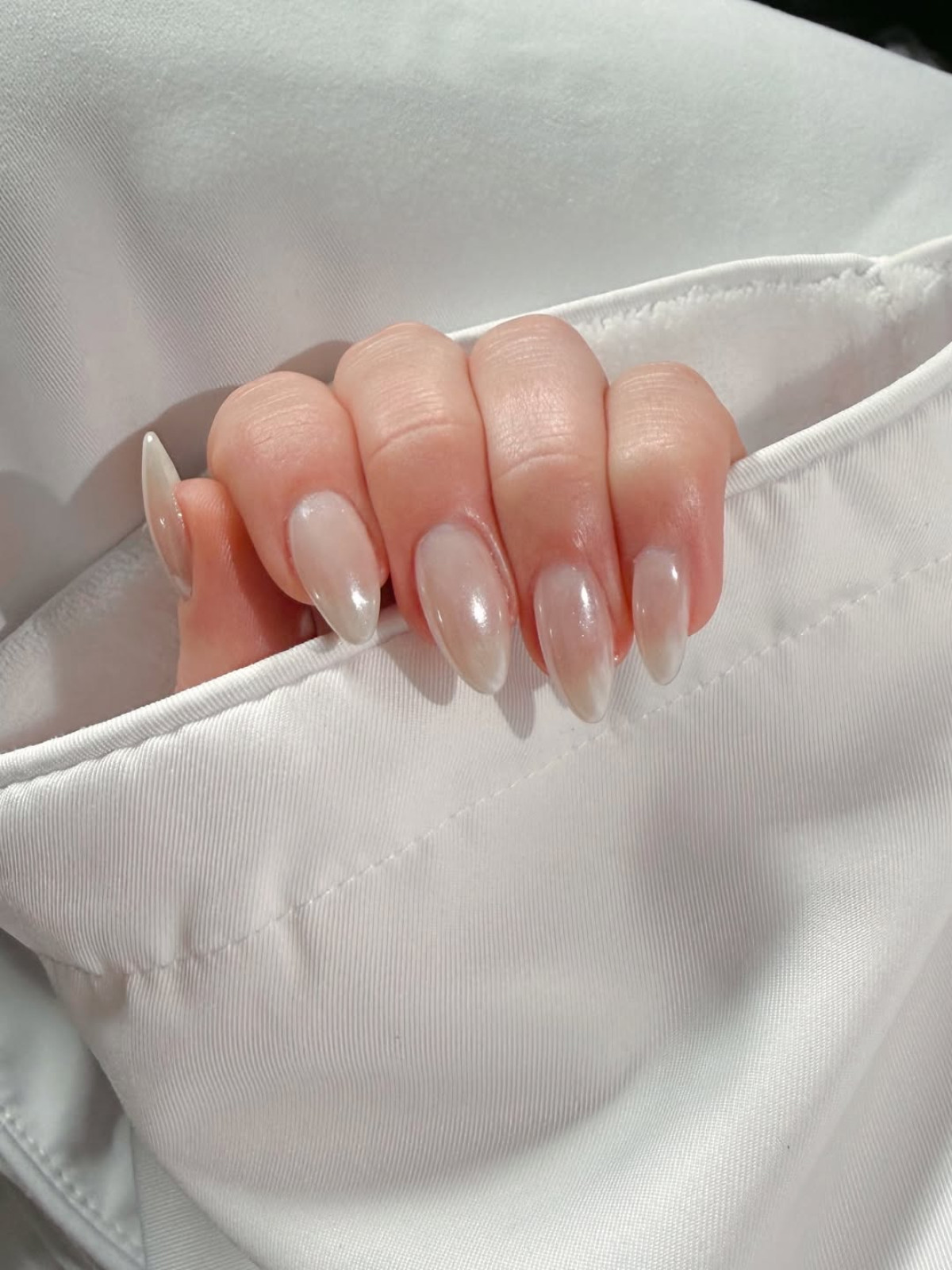 Новорічний манікюр 2025–2026 рік тренди