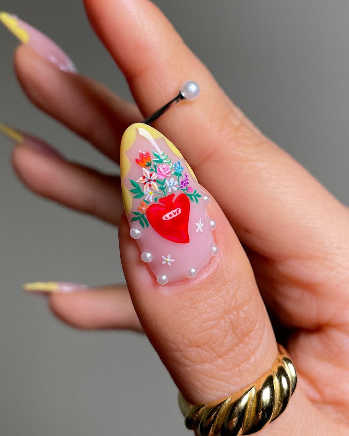 Найкрасивіші ідеї манікюру на День святого Валентина 2026 року