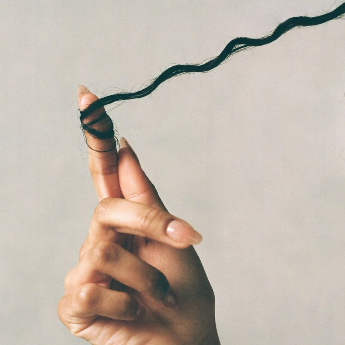 Олійки, сироватки: як не перевантажити волосся