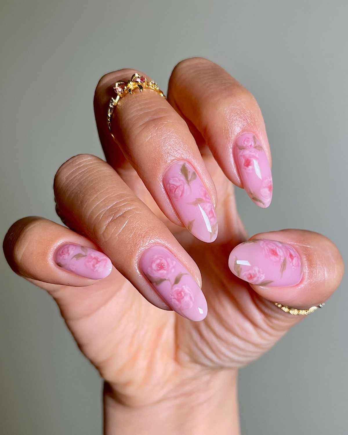 Квітковий манікюр весни 2026 рік тренди