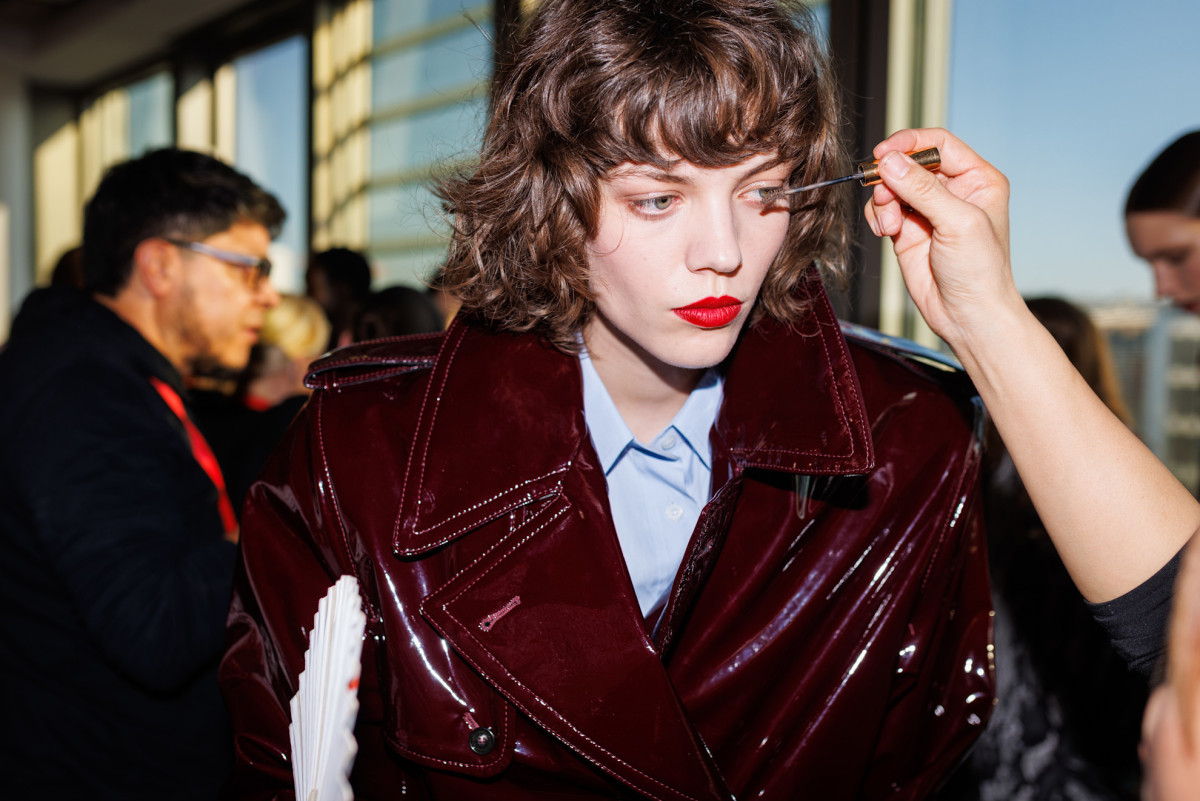 послідовність нанесення продуктів макіяжу