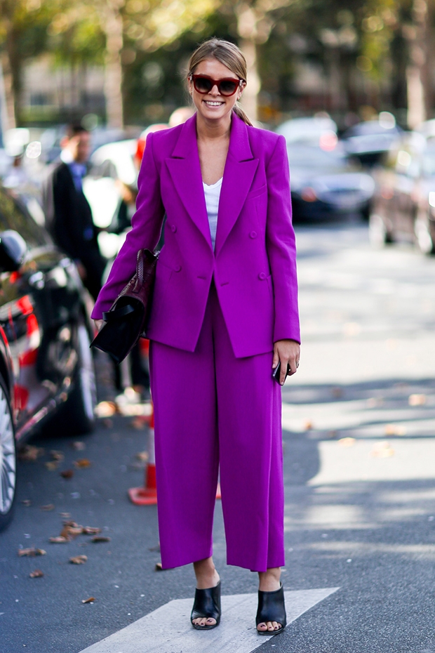Брючный костюм фиолетовый 