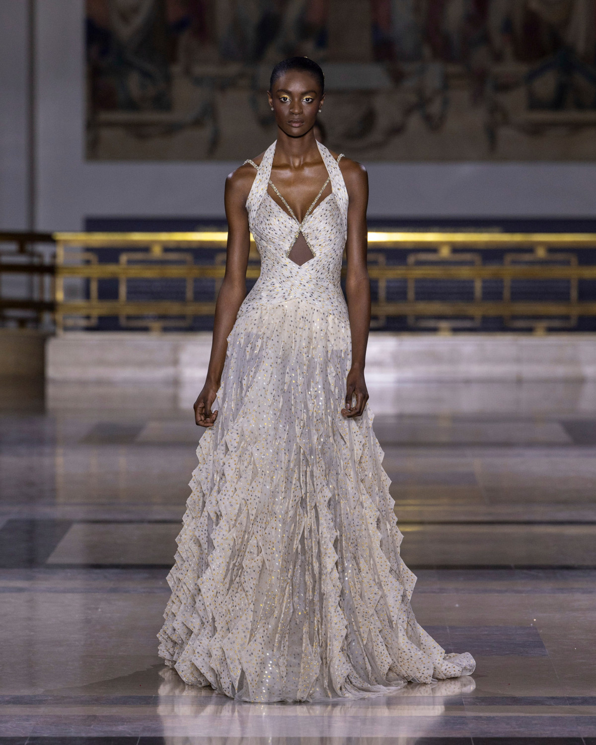Весільна сукня з вирізами Tony Ward