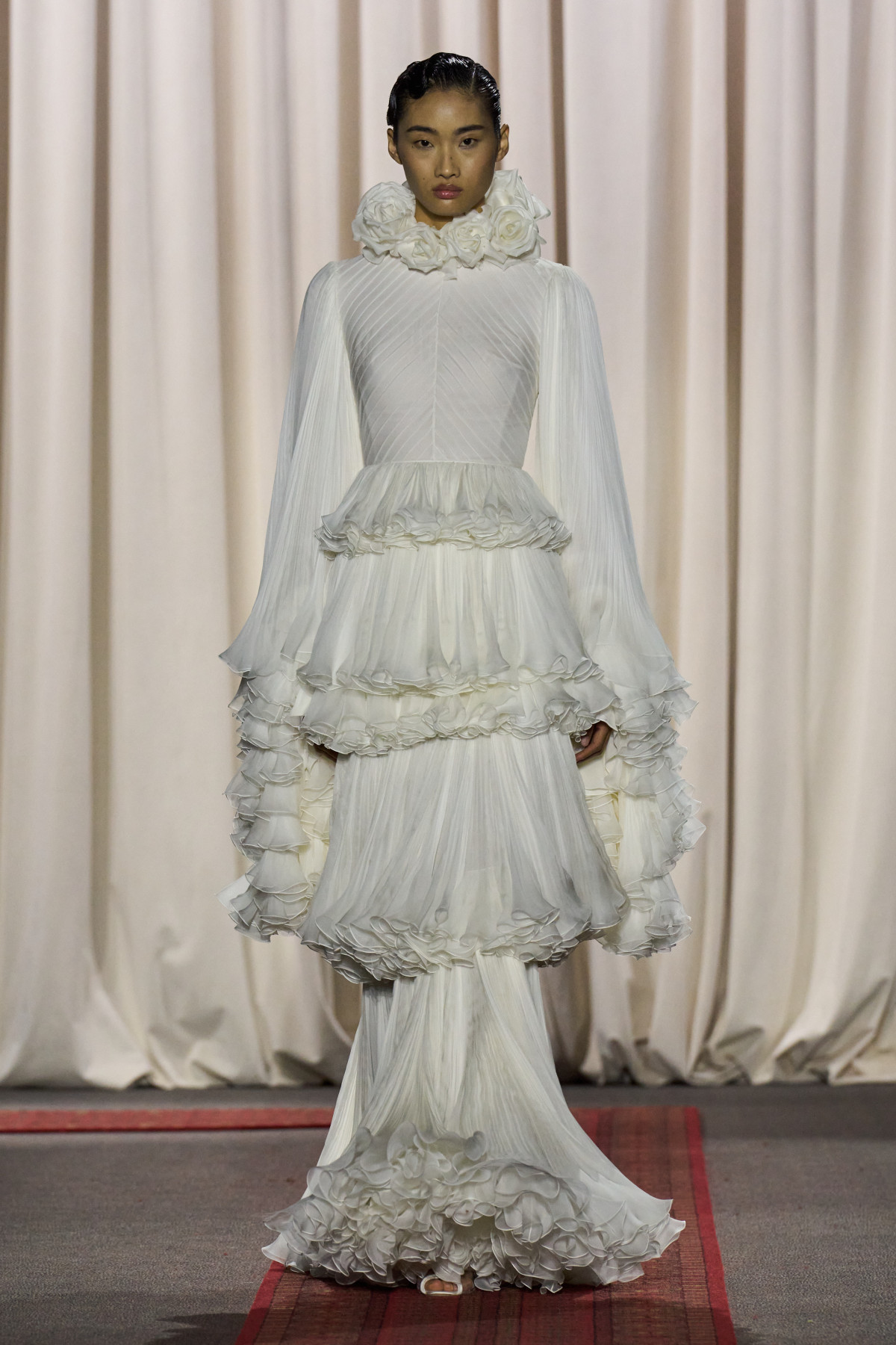 Весільна сукня з рюшами Giambattista Valli