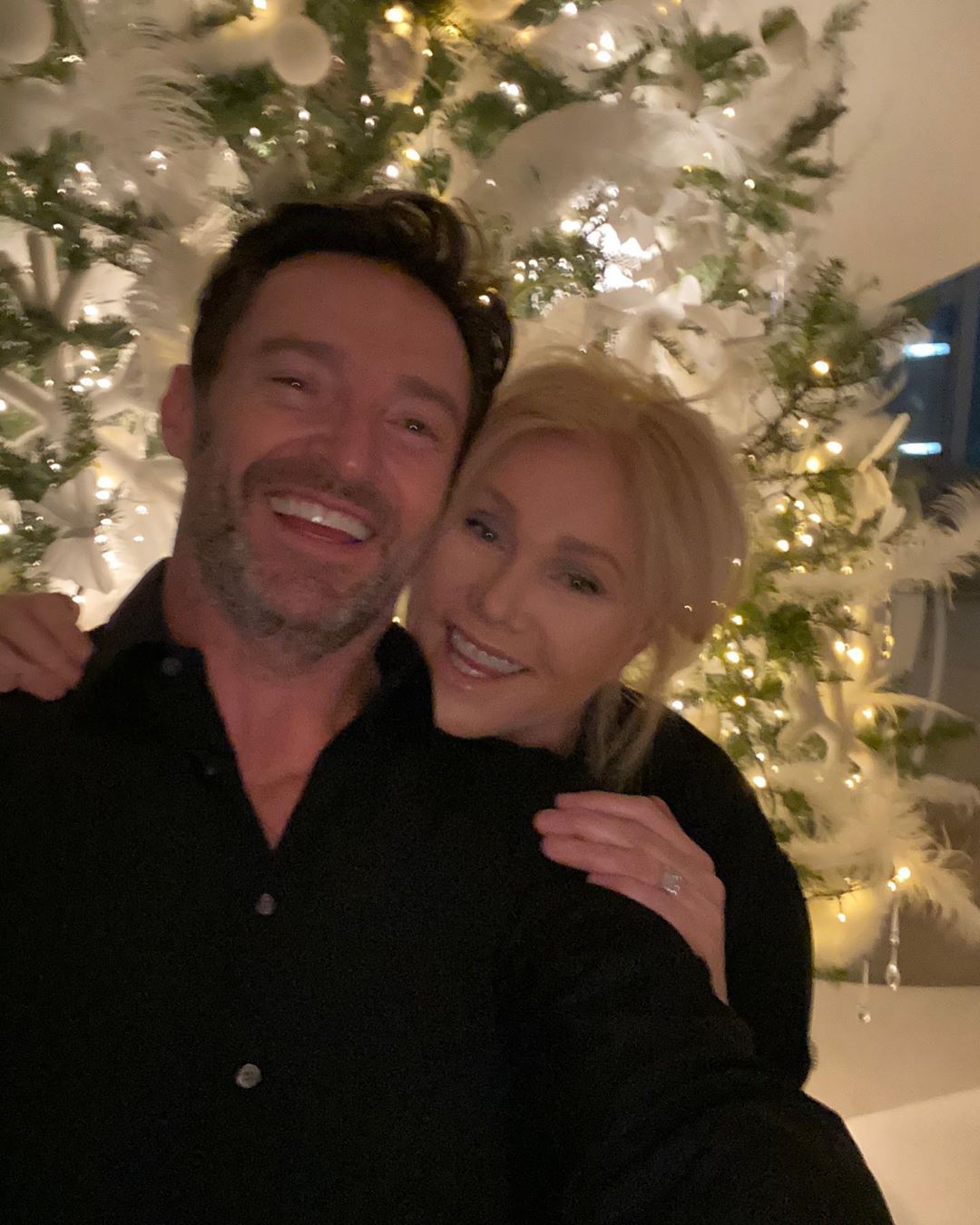 Хью Джекман с женой на Рождество 2020